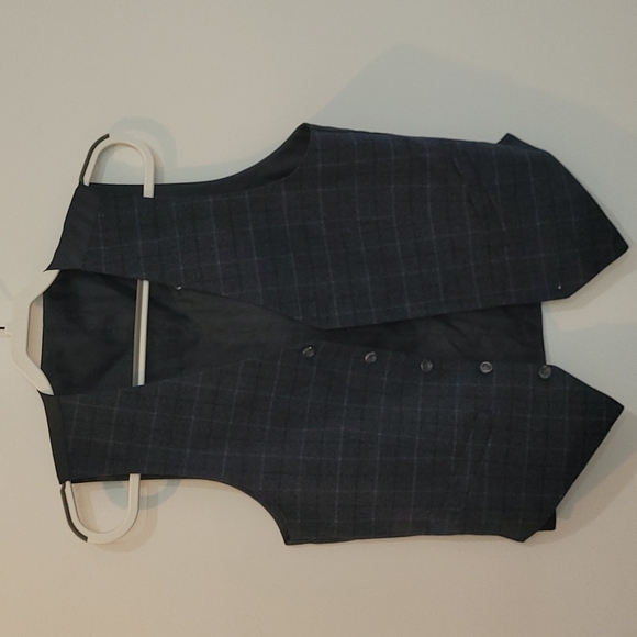 Suit - Picture 8 of 13